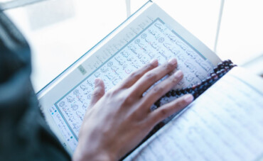 5 Reasons Why Everyone Should Read Quran